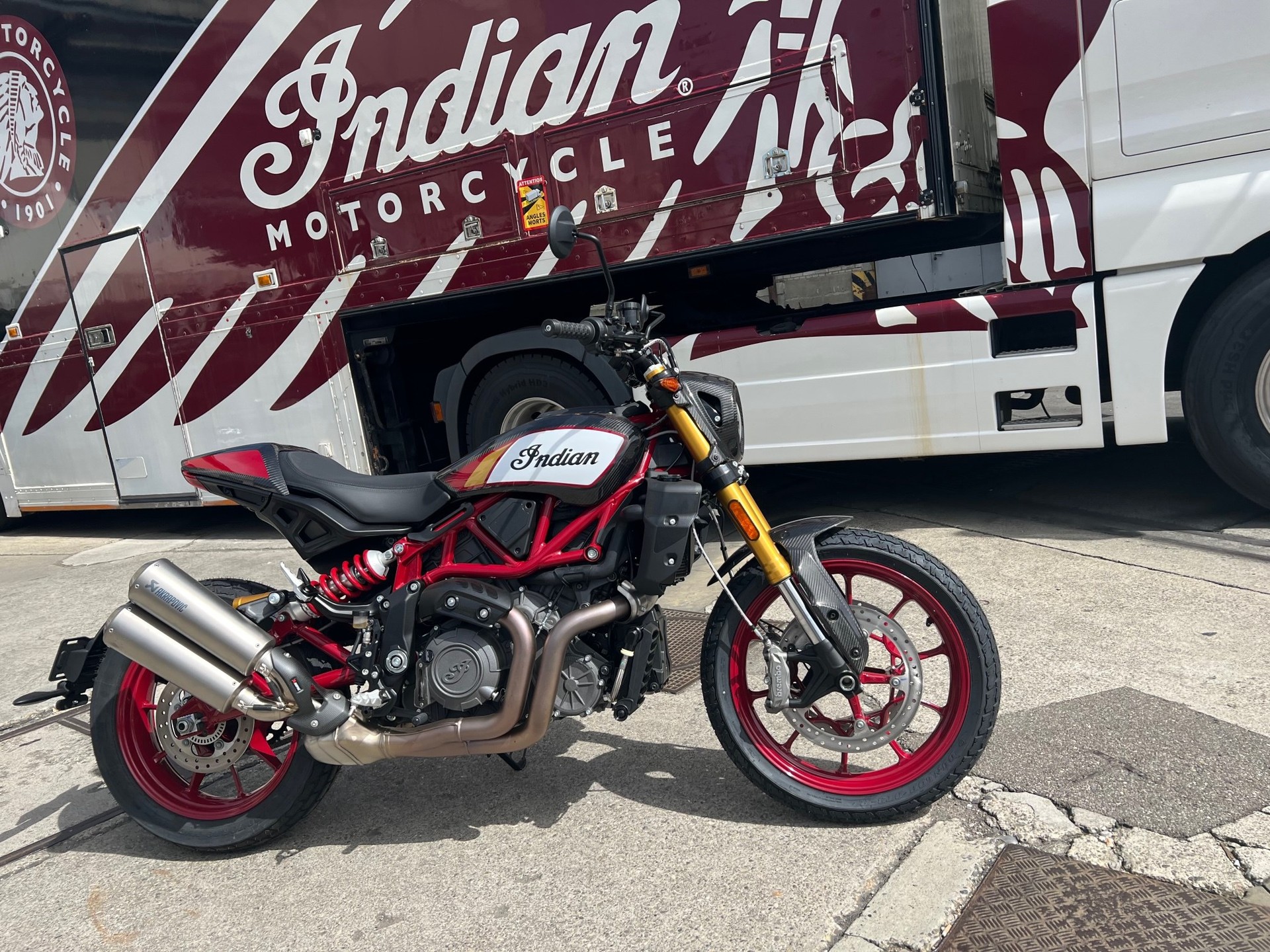 INDIAN FTR 1200 Z R Carbon-image-2