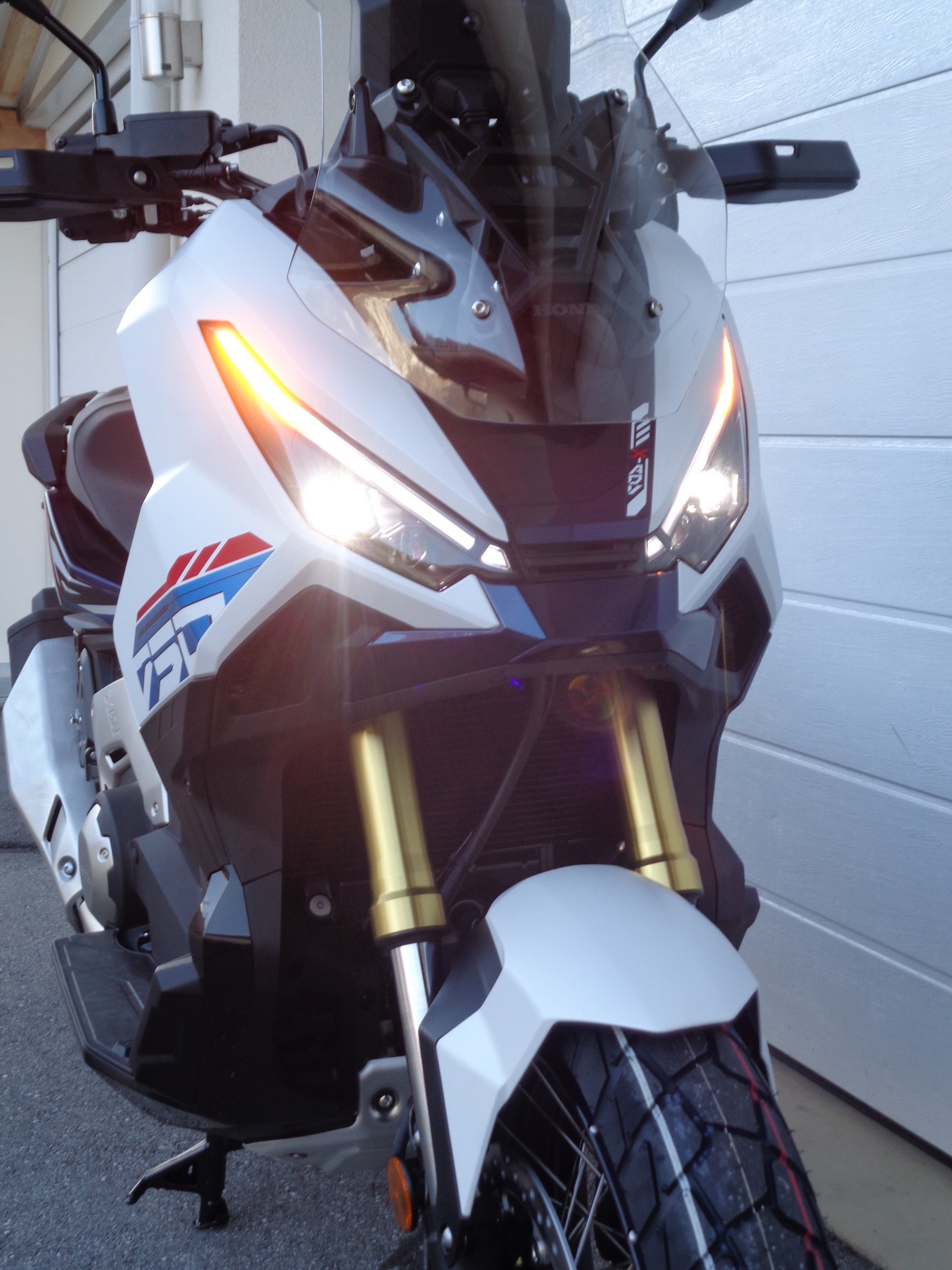 HONDA X-ADV 750 DCT Special Edition-image-0