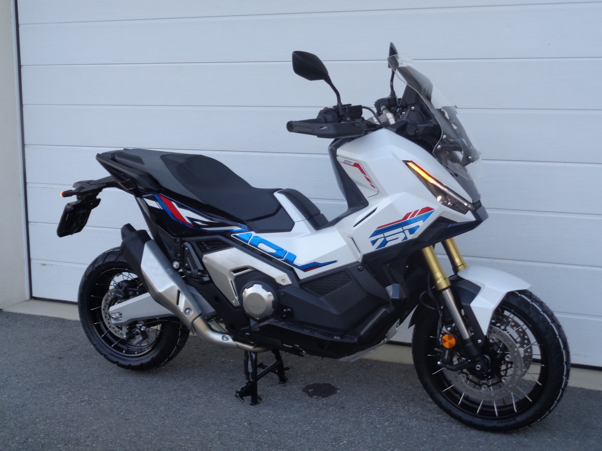 HONDA X-ADV 750 DCT Special Edition-image-5