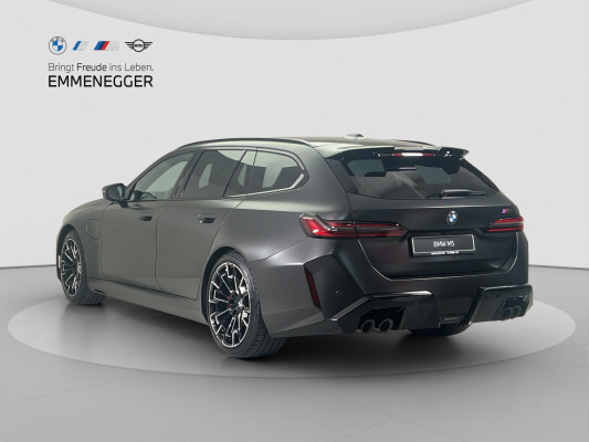 BMW M5 xDrive Touring-showroom-element-2