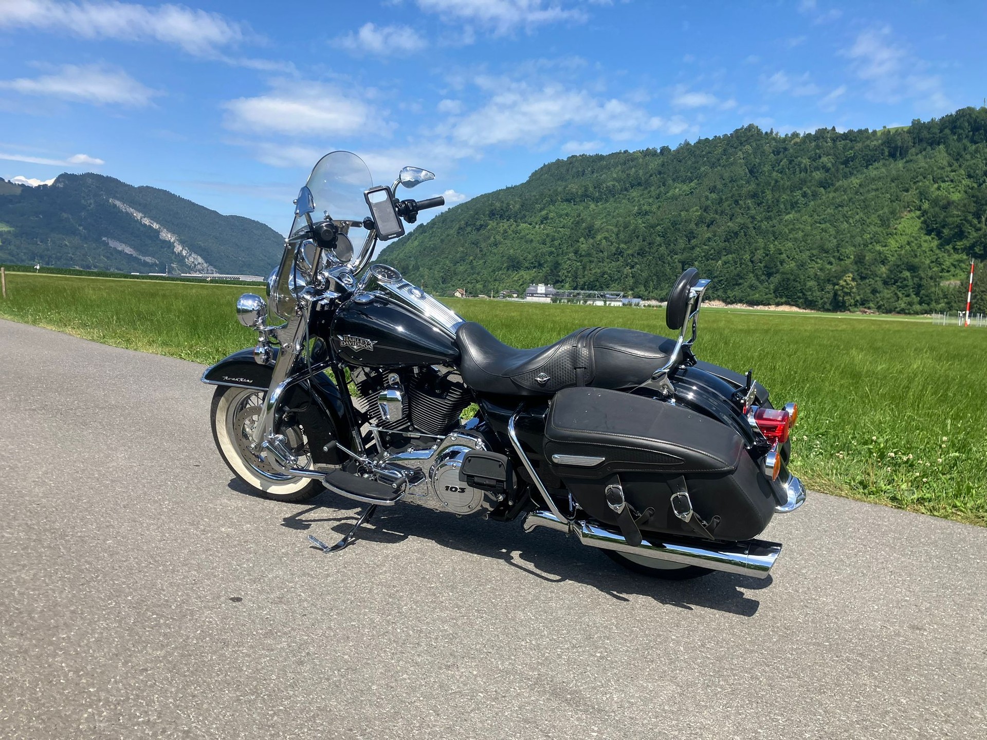 HARLEY-DAVIDSON FLHRC Road King Classic 103 ABS-image-3