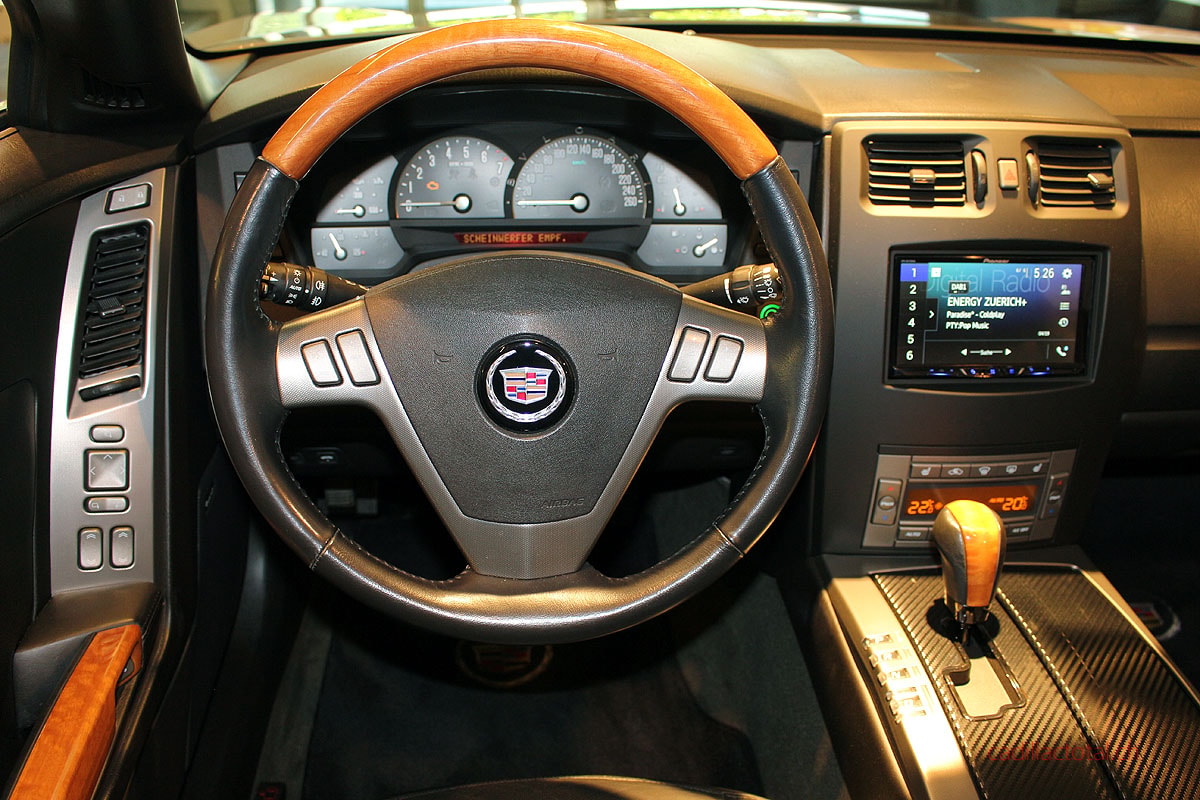 CADILLAC XLR 4.6 V8-image-8