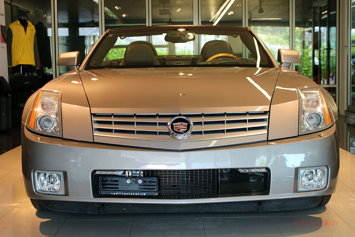 CADILLAC XLR 4.6 V8-showroom-element-1