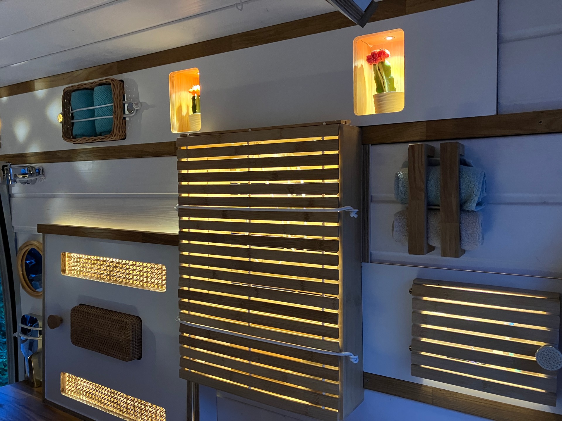 FORD Transit Van 350 L3/H3 - Mobile Tiny House-image-23