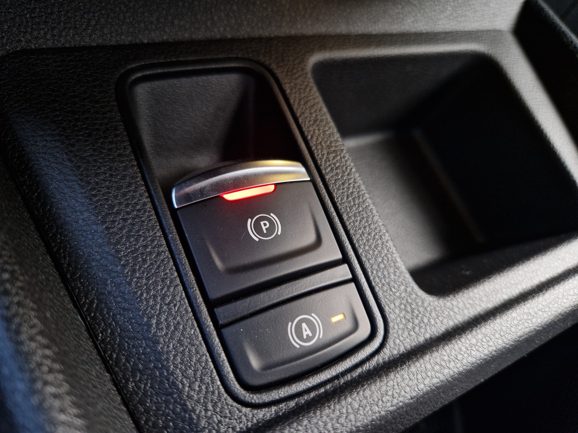 RENAULT 4 E-TECH Comfort Range techno-image-11