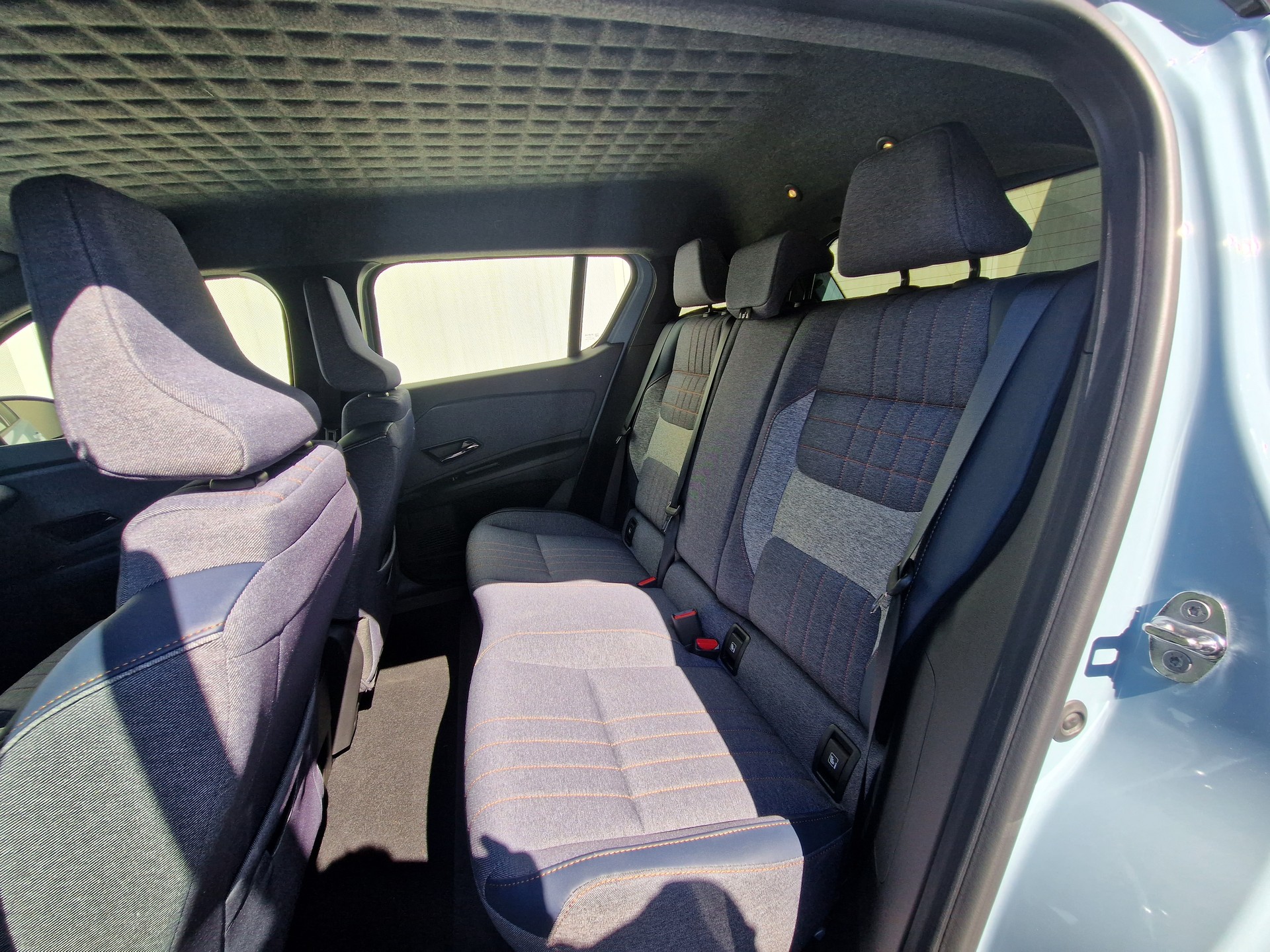 RENAULT 4 E-TECH Comfort Range techno-image-4