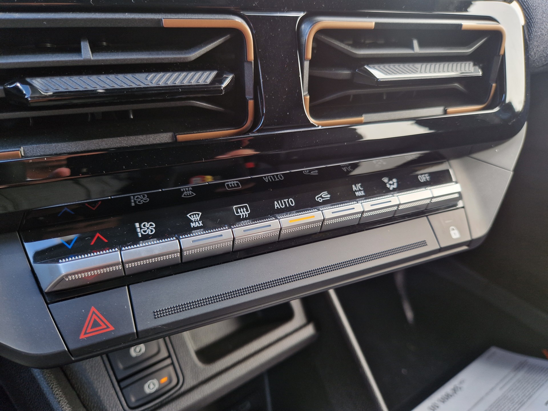 RENAULT 4 E-TECH Comfort Range techno-image-10