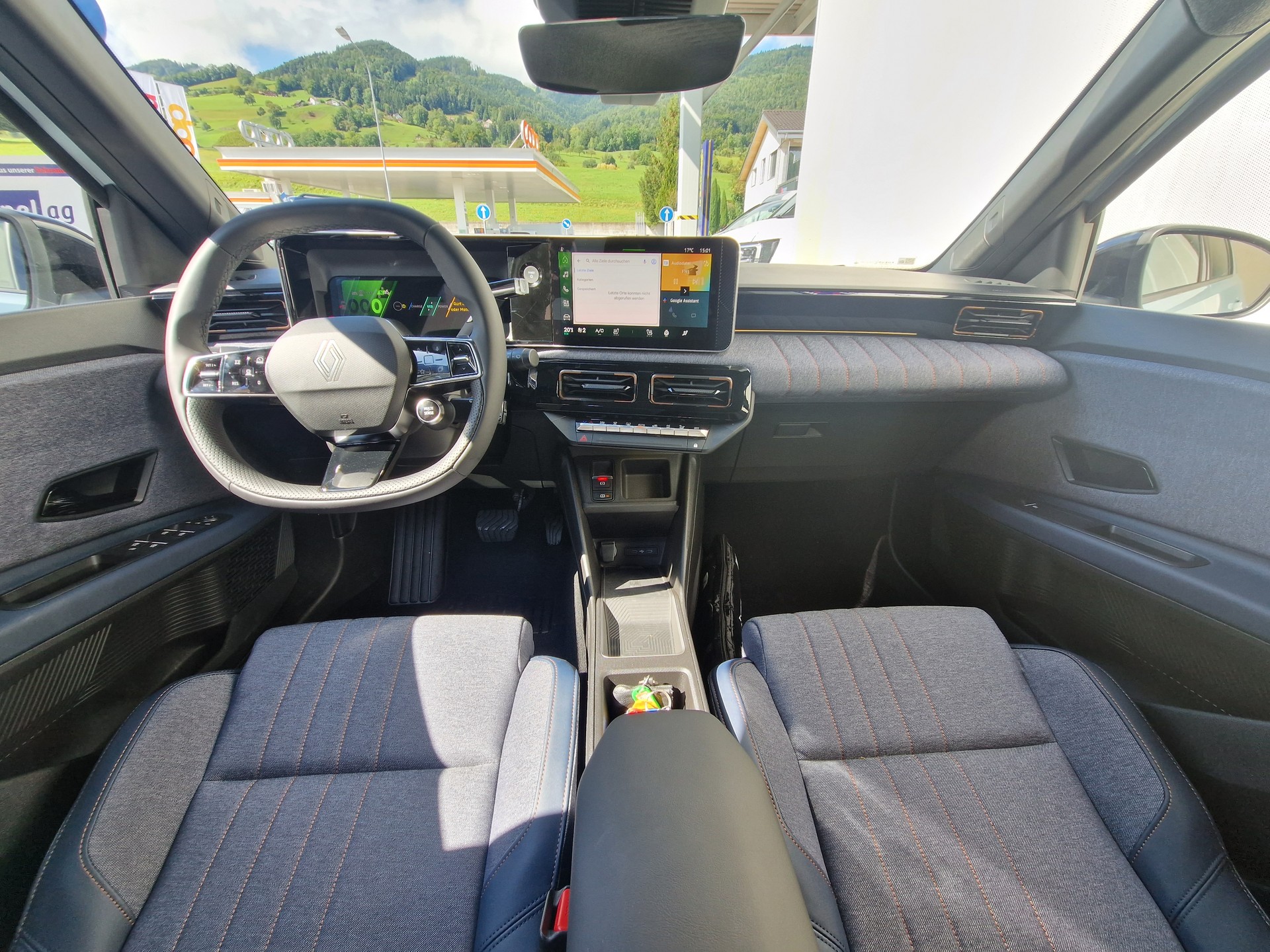 RENAULT 4 E-TECH Comfort Range techno-image-7