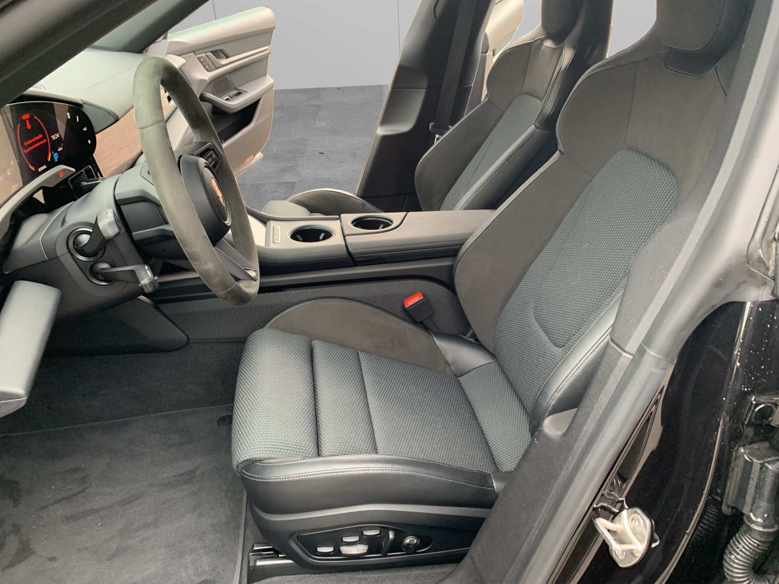 PORSCHE Taycan 4S Cross Turismo / 5 places-image-8