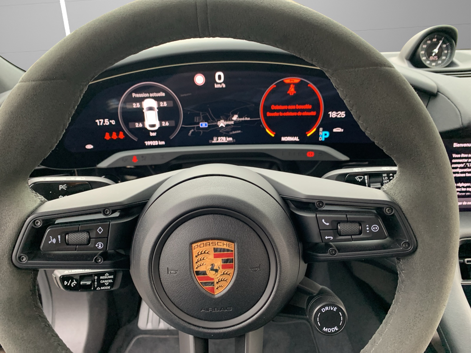 PORSCHE Taycan 4S Cross Turismo / 5 places-image-9