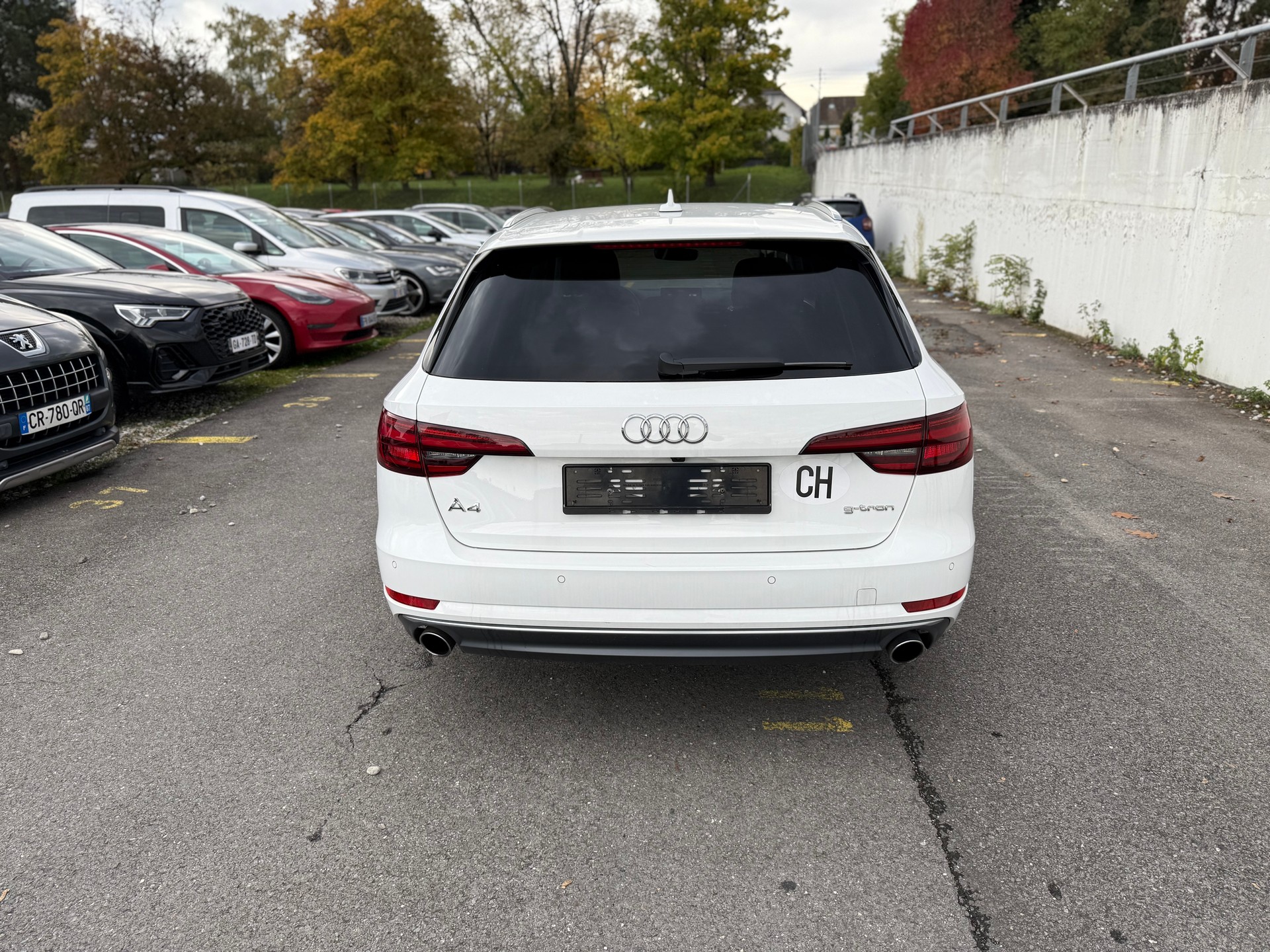 AUDI A4 Avant 2.0 TFSI g-tron Sport S-tronic-image-3