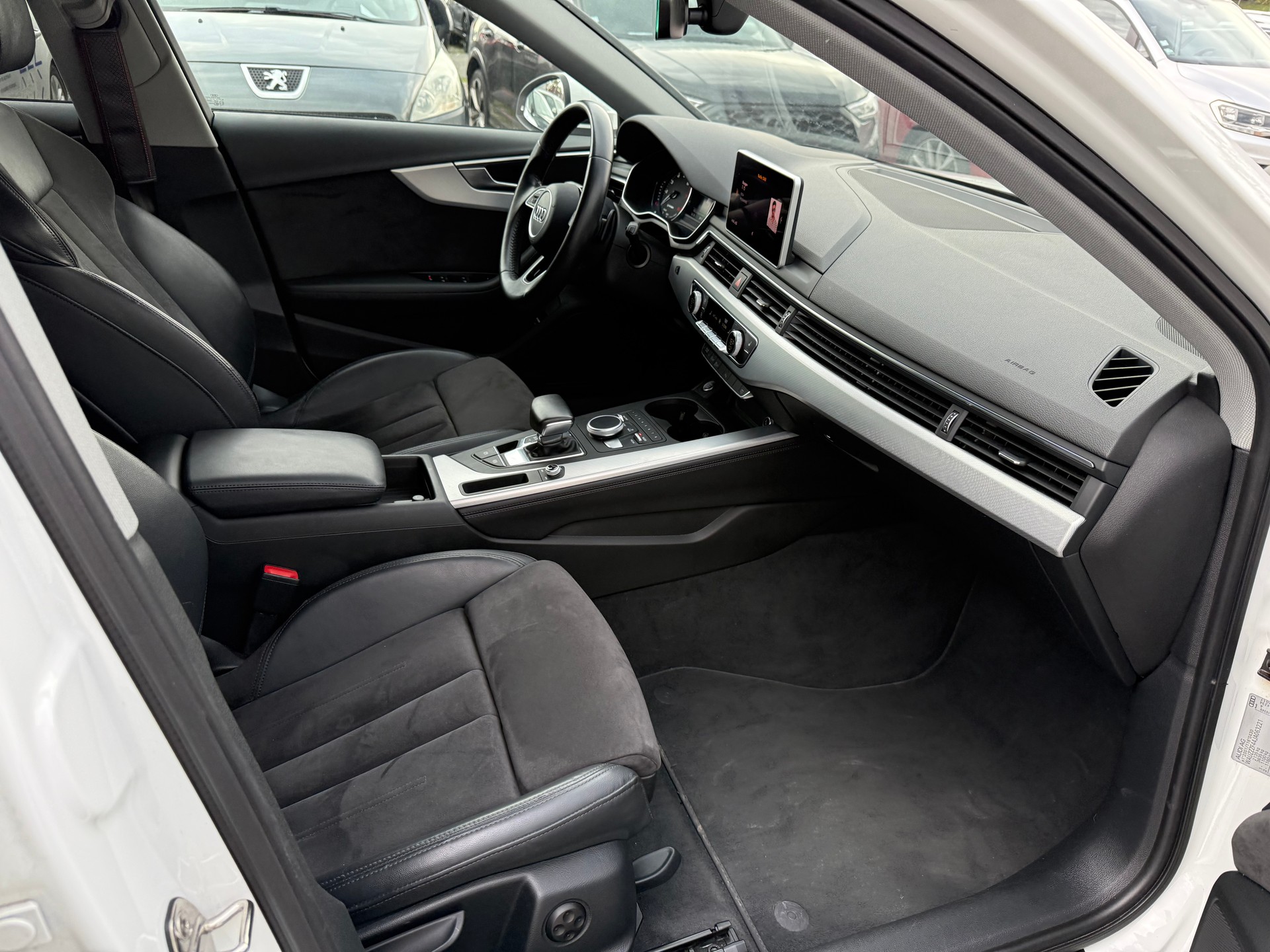 AUDI A4 Avant 2.0 TFSI g-tron Sport S-tronic-image-6