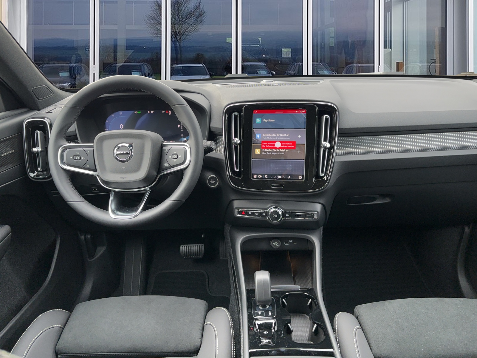 VOLVO XC40 2.0 B4 MH Plus Dark-image-11