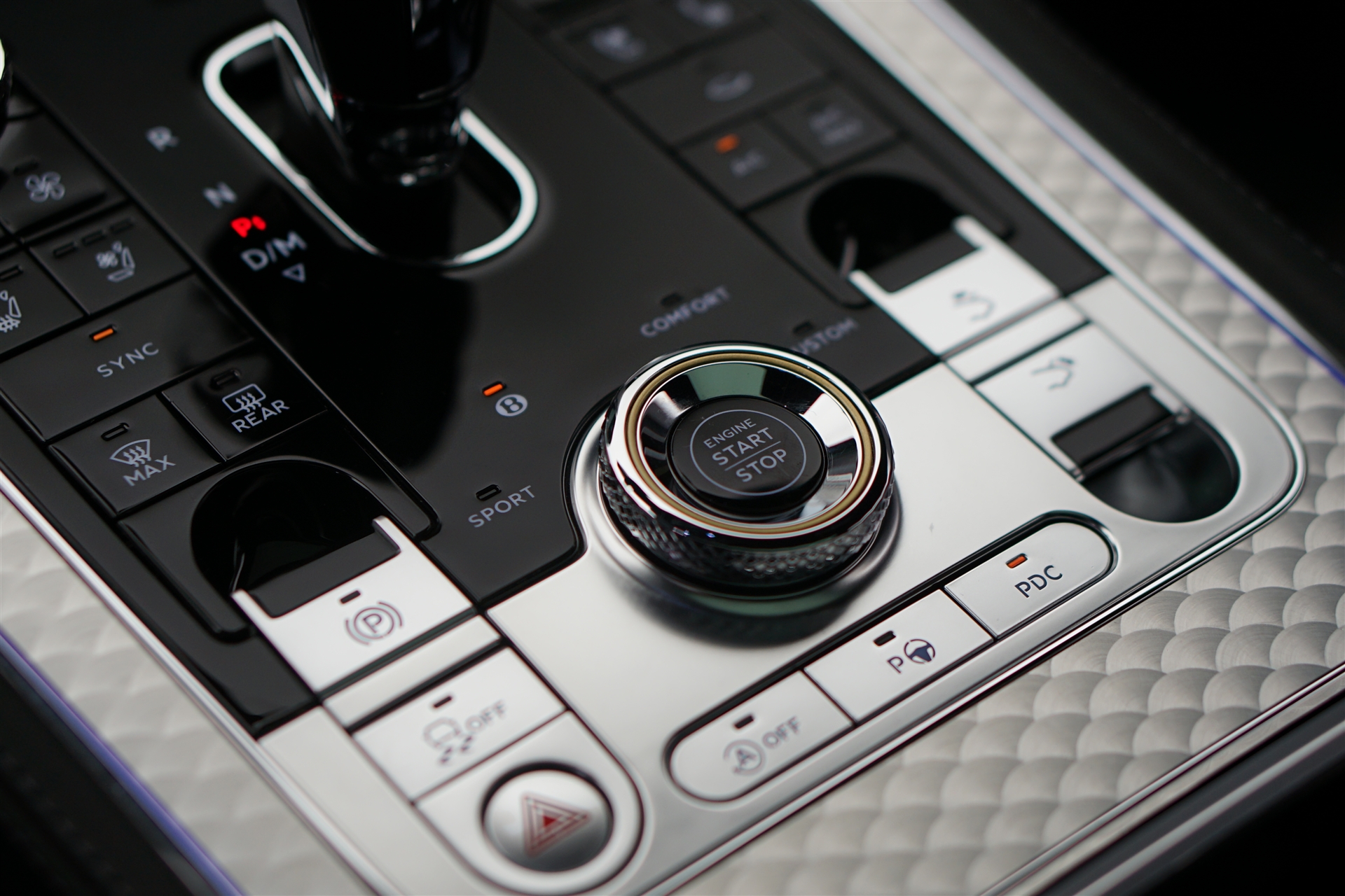 BENTLEY Continental GT 4.0 V8 *Naim* *Touring Spec* *Panoramadach*-image-32