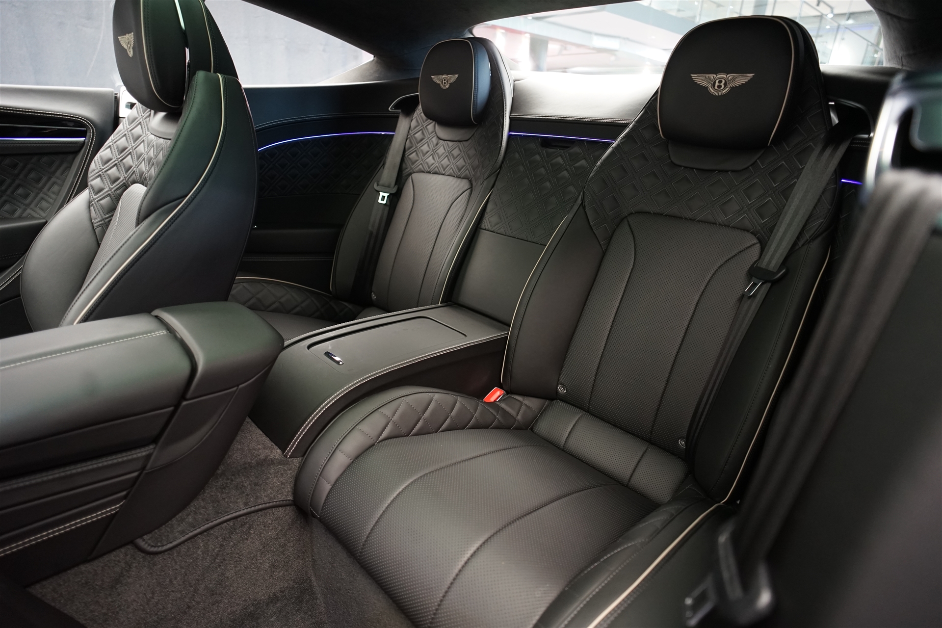 BENTLEY Continental GT 4.0 V8 *Naim* *Touring Spec* *Panoramadach*-image-19