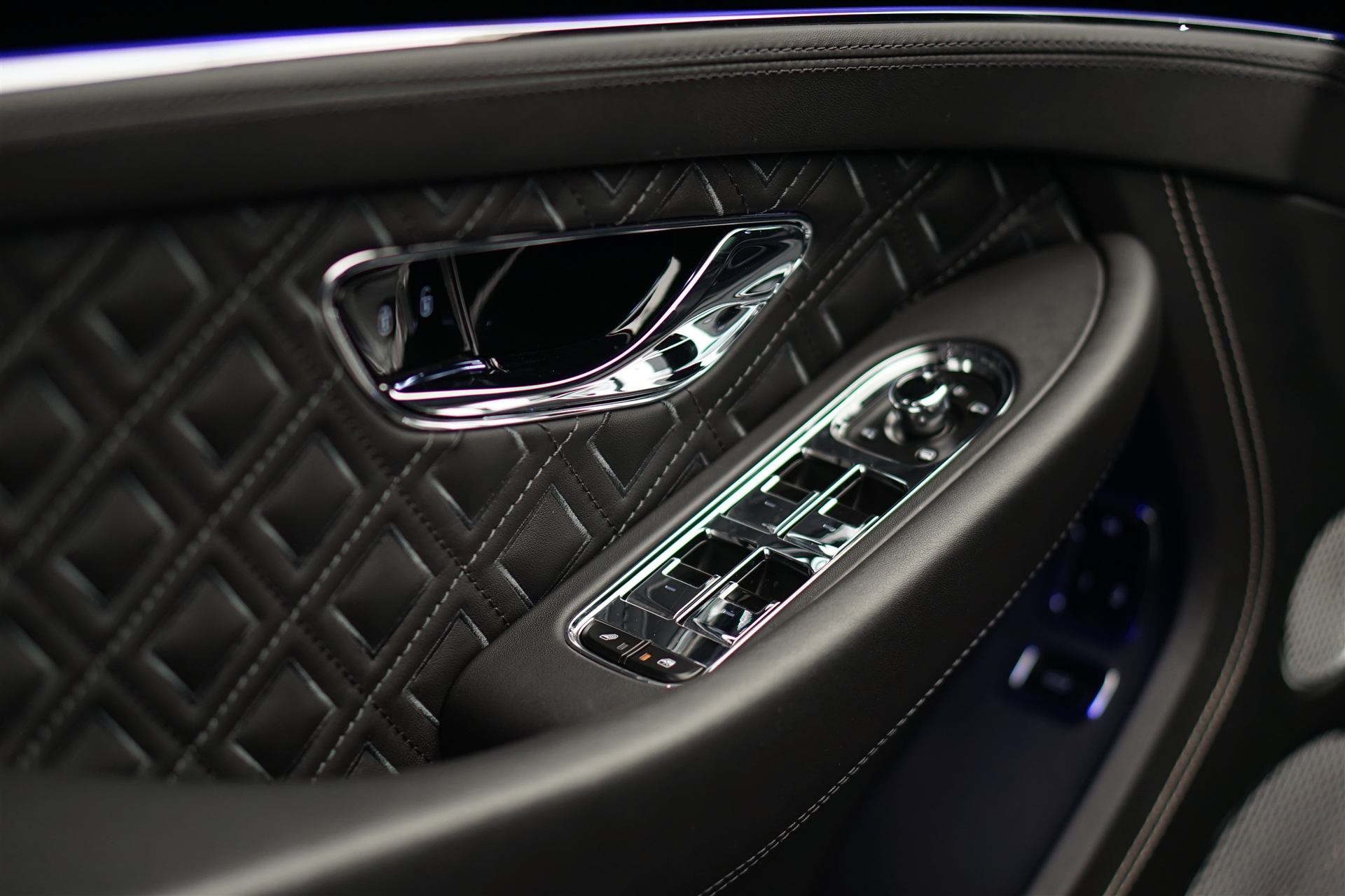 BENTLEY Continental GT 4.0 V8 *Naim* *Touring Spec* *Panoramadach*-image-29