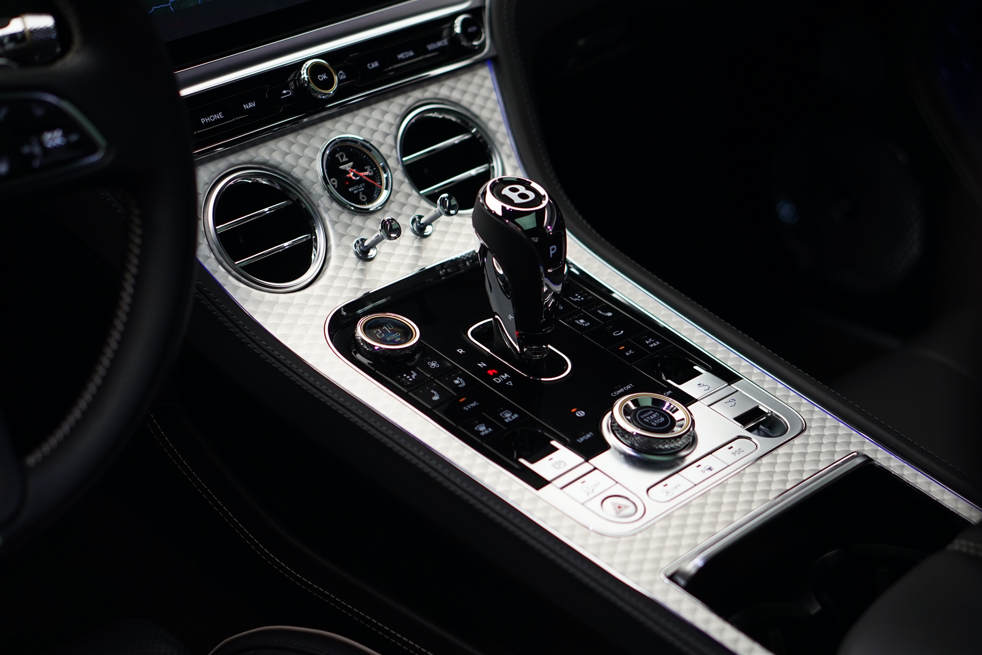 BENTLEY Continental GT 4.0 V8 *Naim* *Touring Spec* *Panoramadach*-image-26
