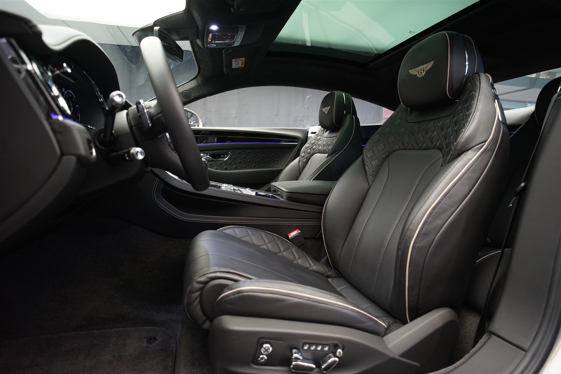 BENTLEY Continental GT 4.0 V8 *Naim* *Touring Spec* *Panoramadach*-image-17