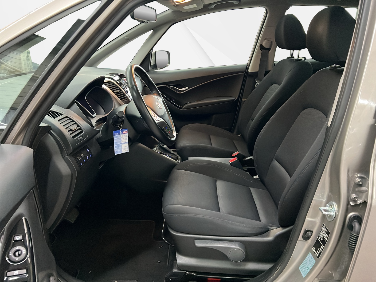 HYUNDAI iX20 1.6 Vertex Automatic-image-4