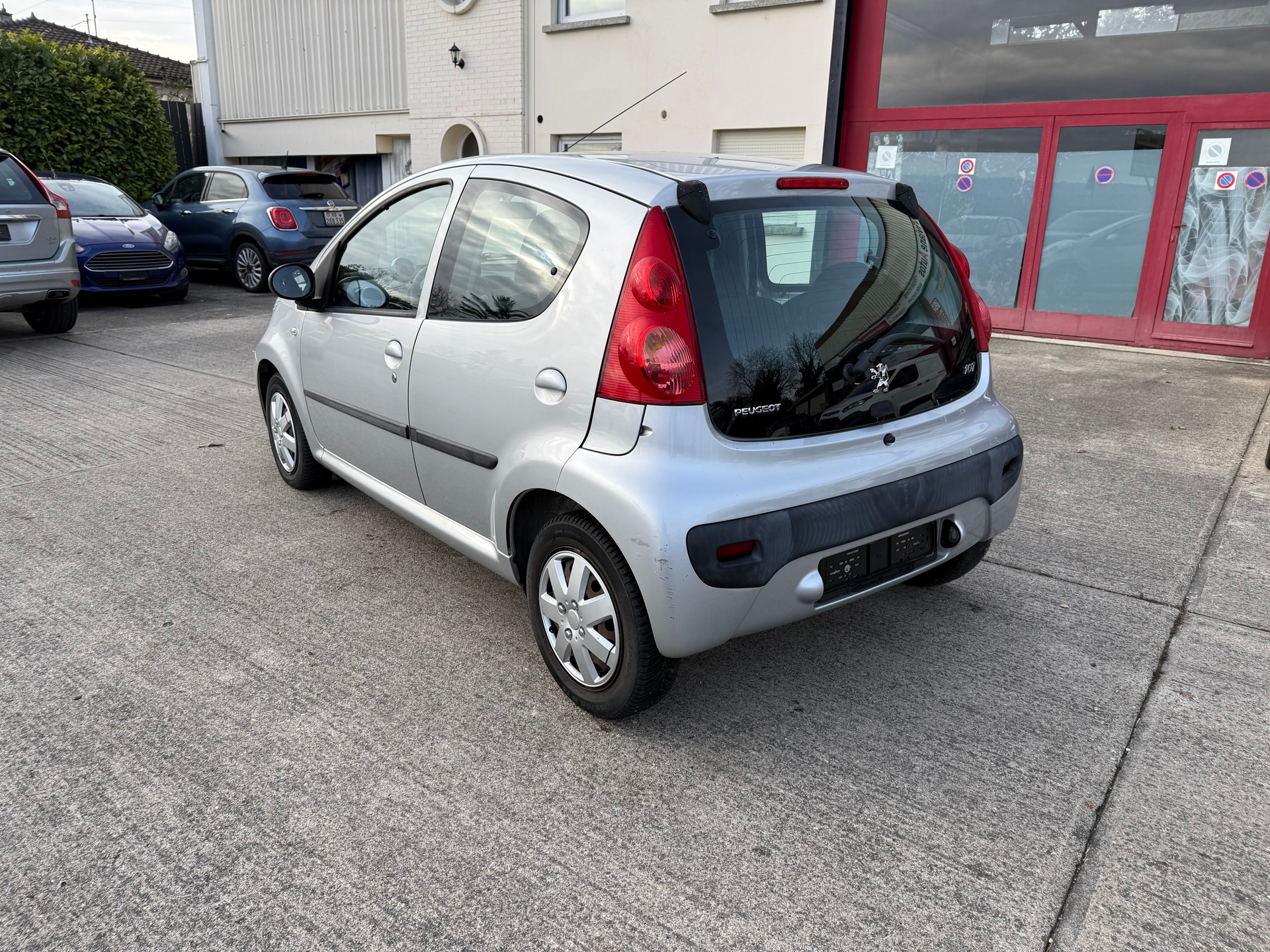 PEUGEOT 107 1.0 Swiss Edition-showroom-element-3
