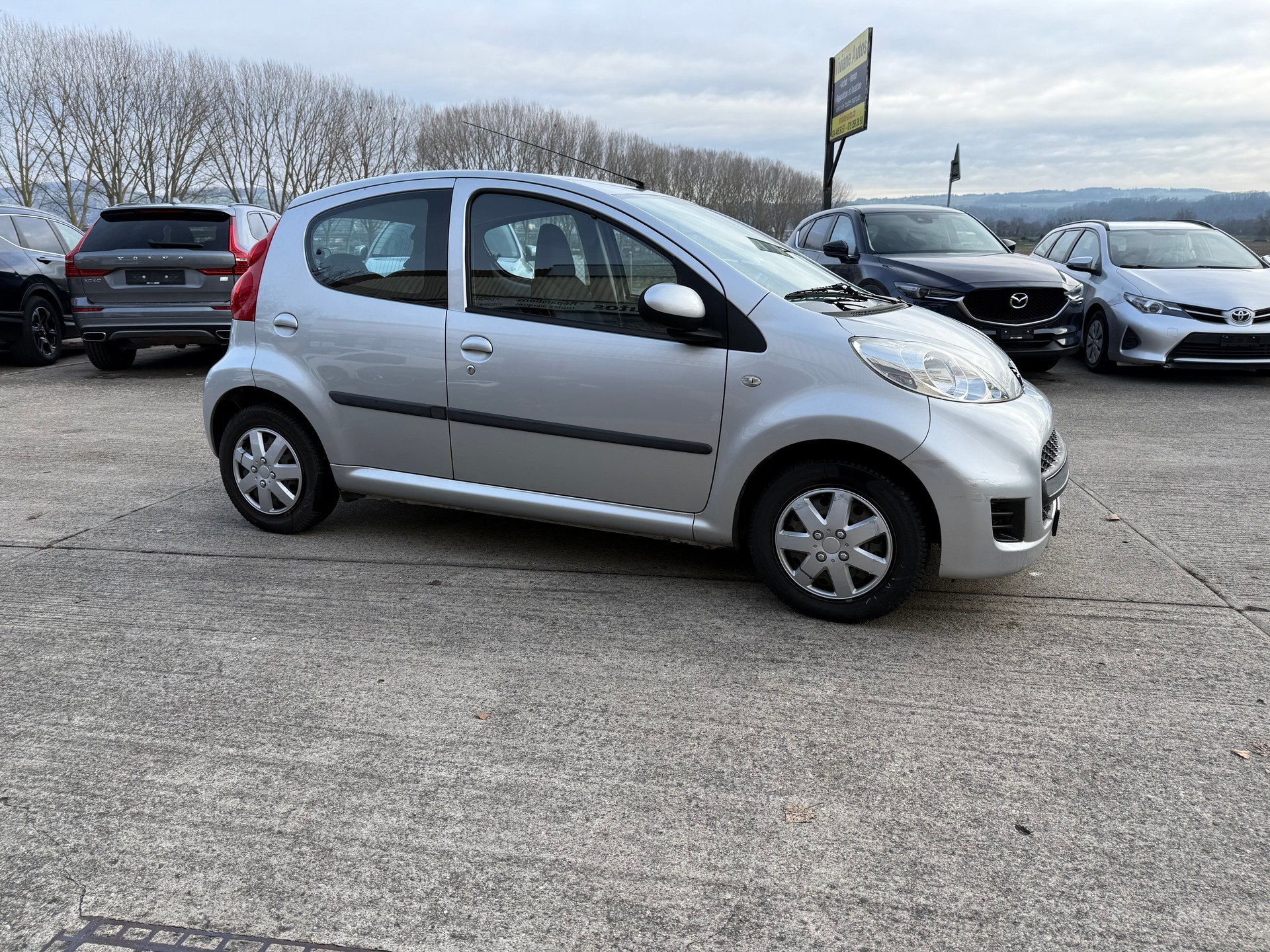 PEUGEOT 107 1.0 Swiss Edition-showroom-element-1