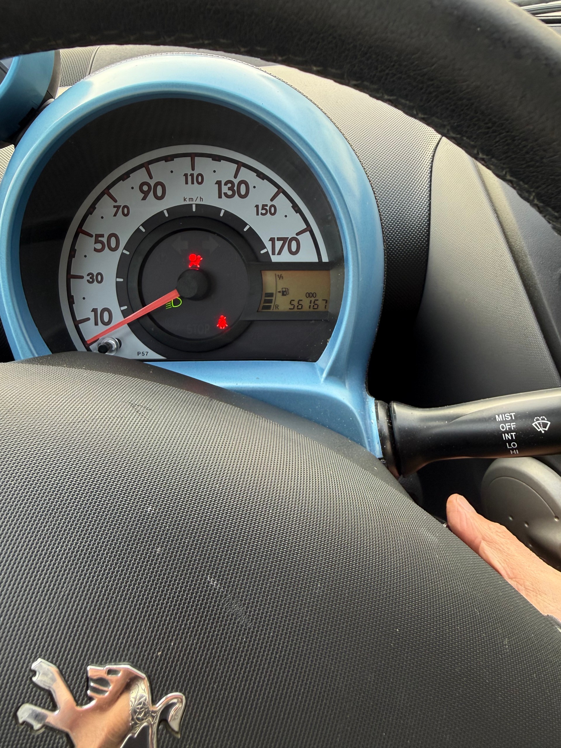 PEUGEOT 107 1.0 Swiss Edition-image-10