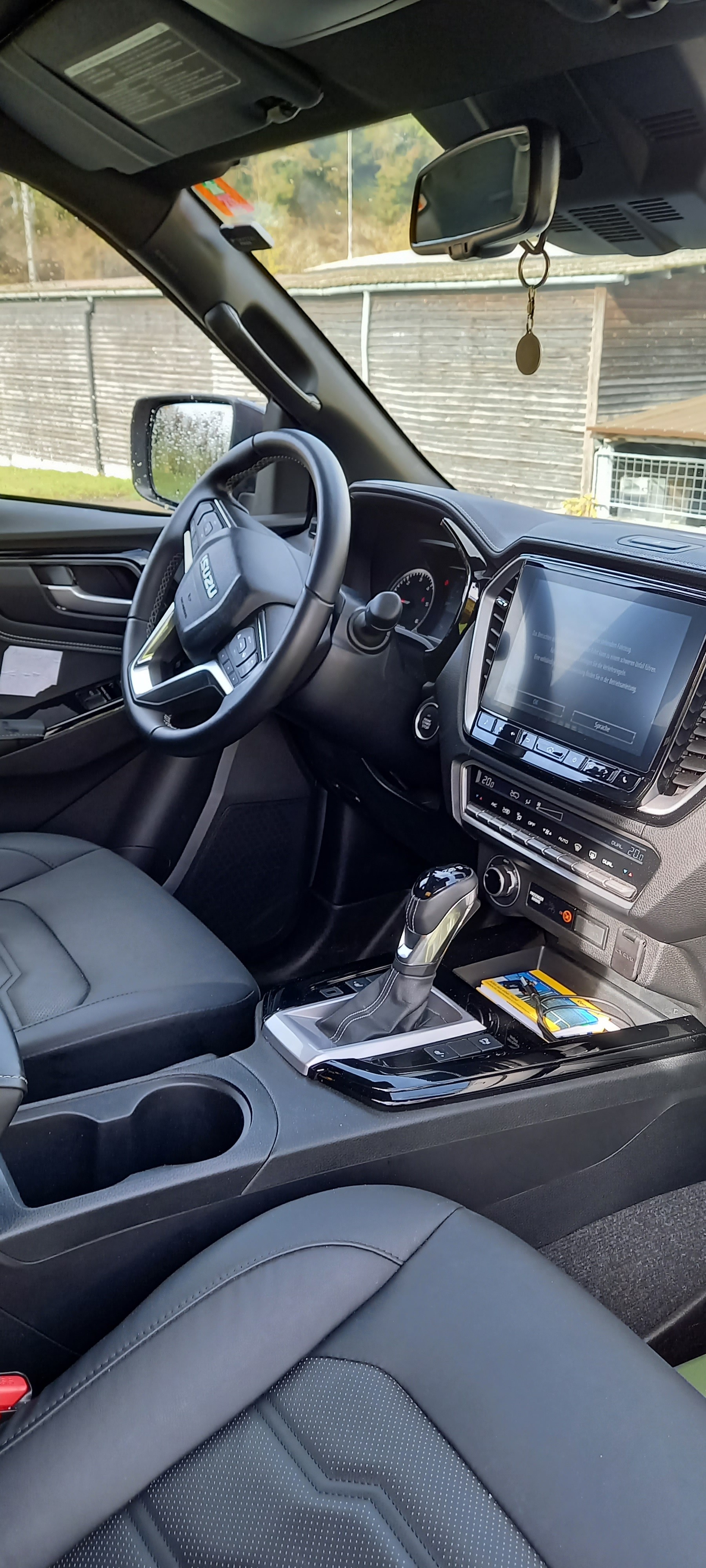 ISUZU D-MAX 1.9 SpaceCab N60FF 4x4 AT-image-3