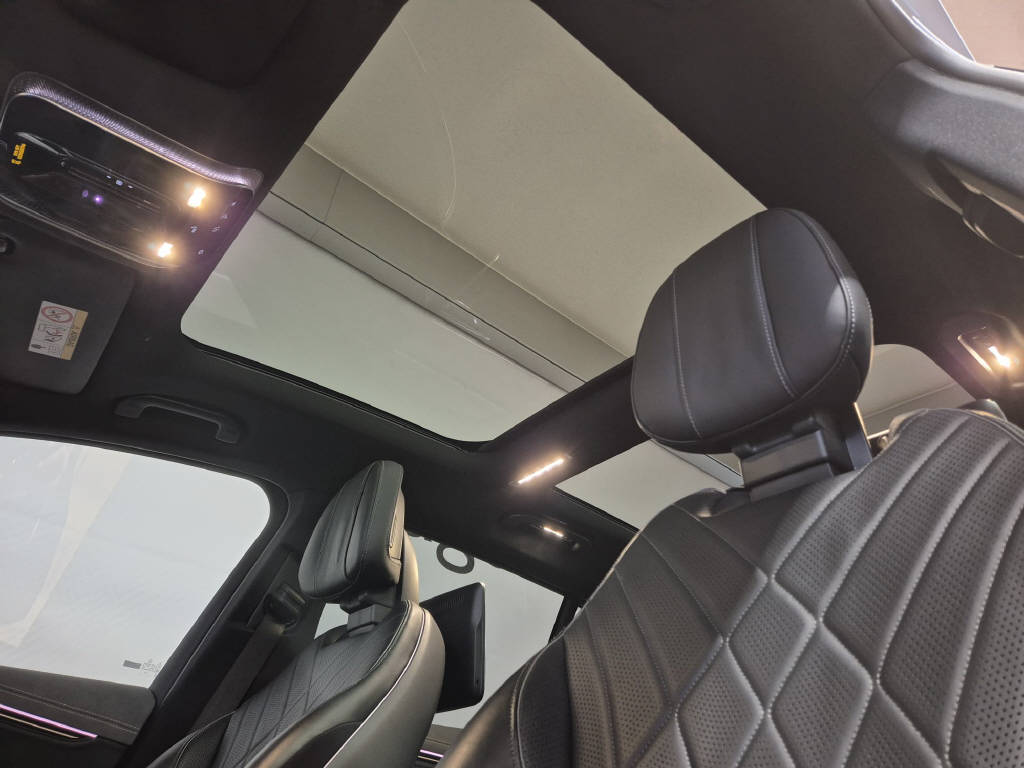 MERCEDES-BENZ EQS 580 4Matic SUV-image-7