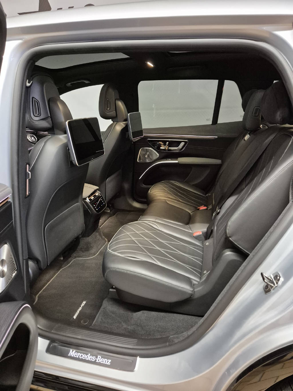 MERCEDES-BENZ EQS 580 4Matic SUV-image-4