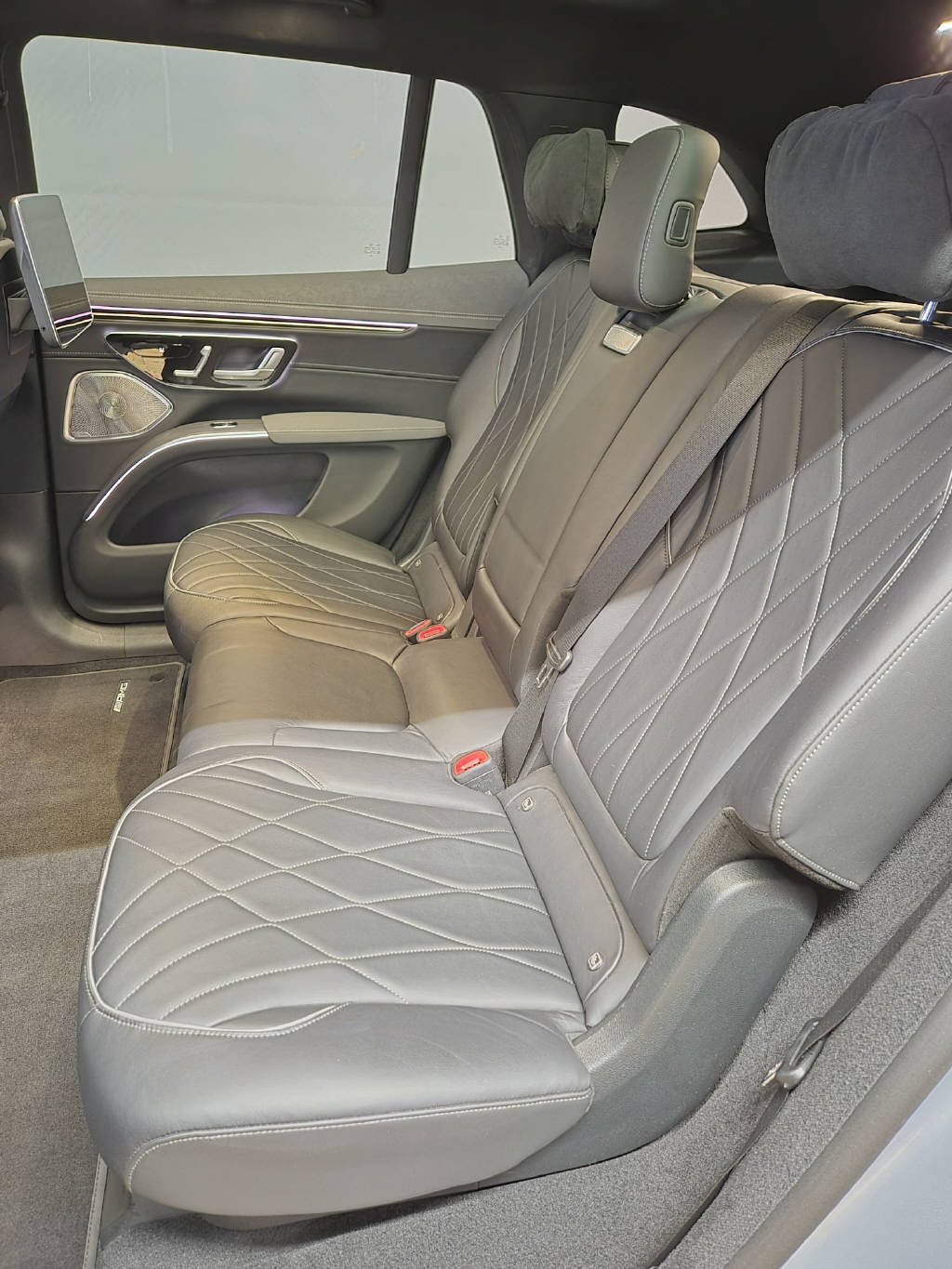 MERCEDES-BENZ EQS 580 4Matic SUV-image-16