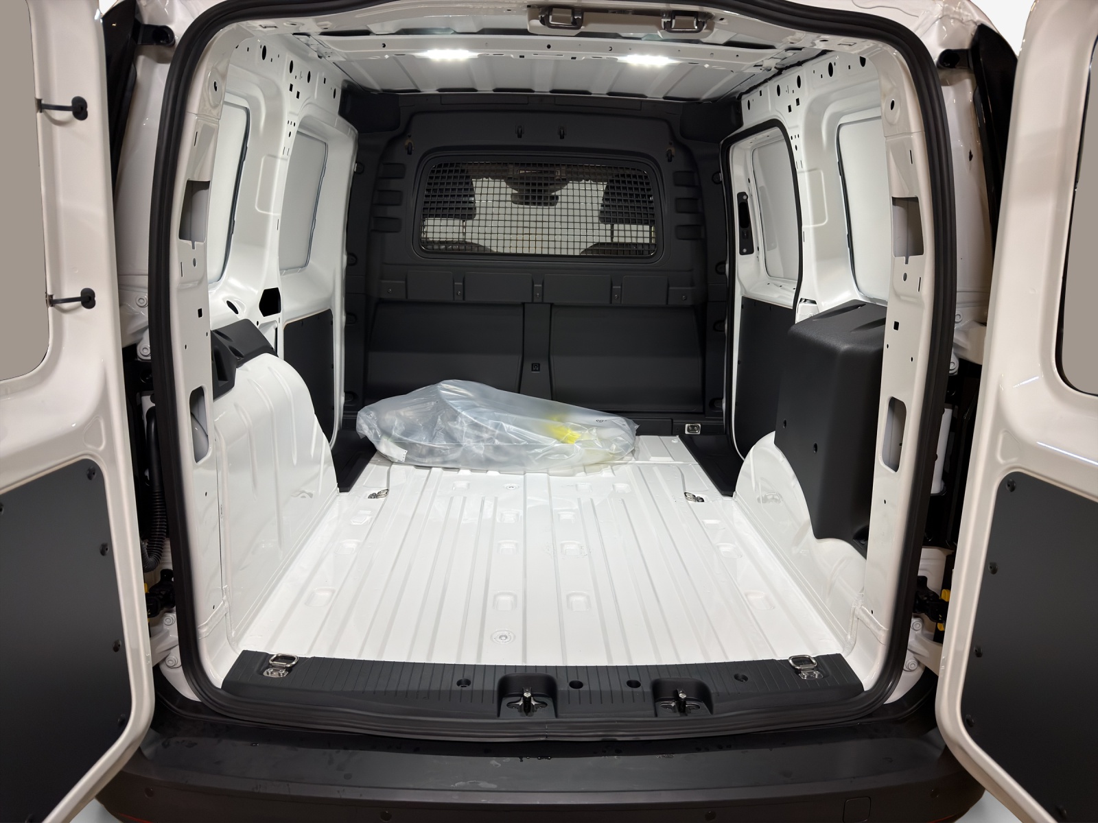 VW Caddy Cargo 1.5 TSI Plug in Hybrid DSG-image-12
