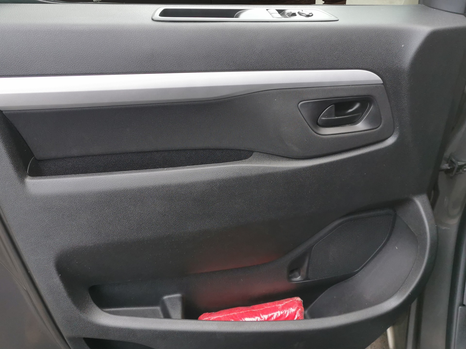 PEUGEOT Expert 2.0 BlueHDi 150 S&S Fix Confort Standard-image-10