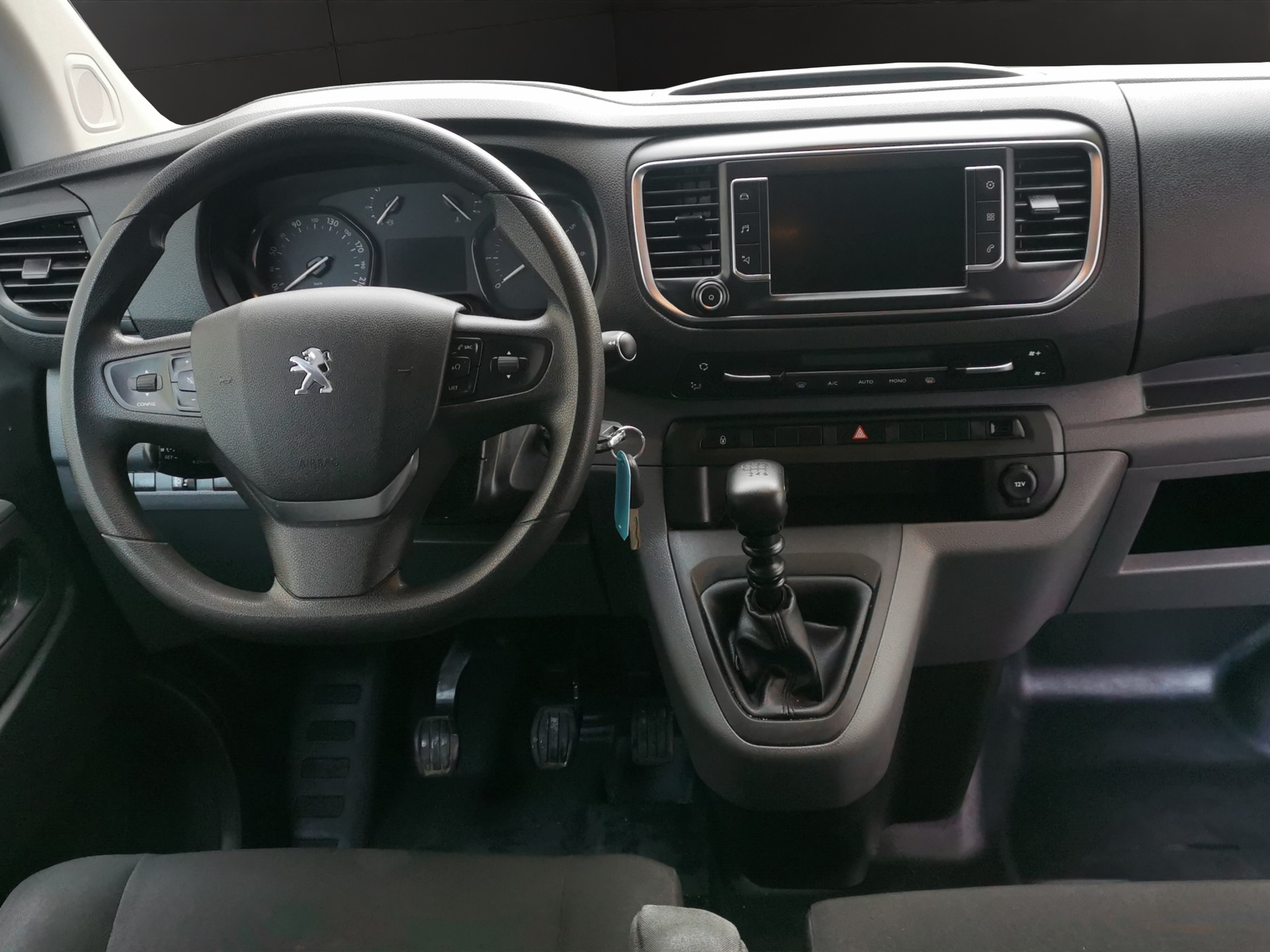 PEUGEOT Expert 2.0 BlueHDi 150 S&S Fix Confort Standard-image-14