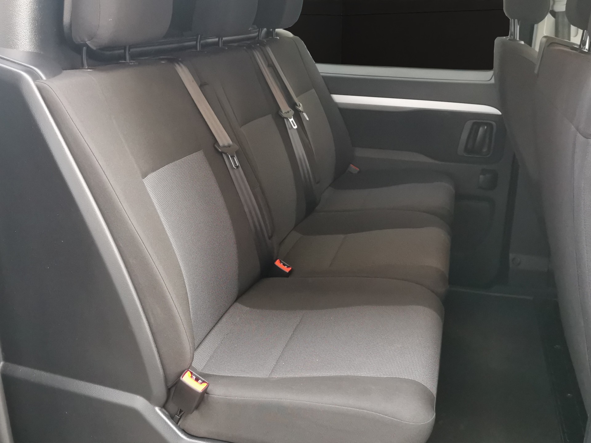 PEUGEOT Expert 2.0 BlueHDi 150 S&S Fix Confort Standard-image-13