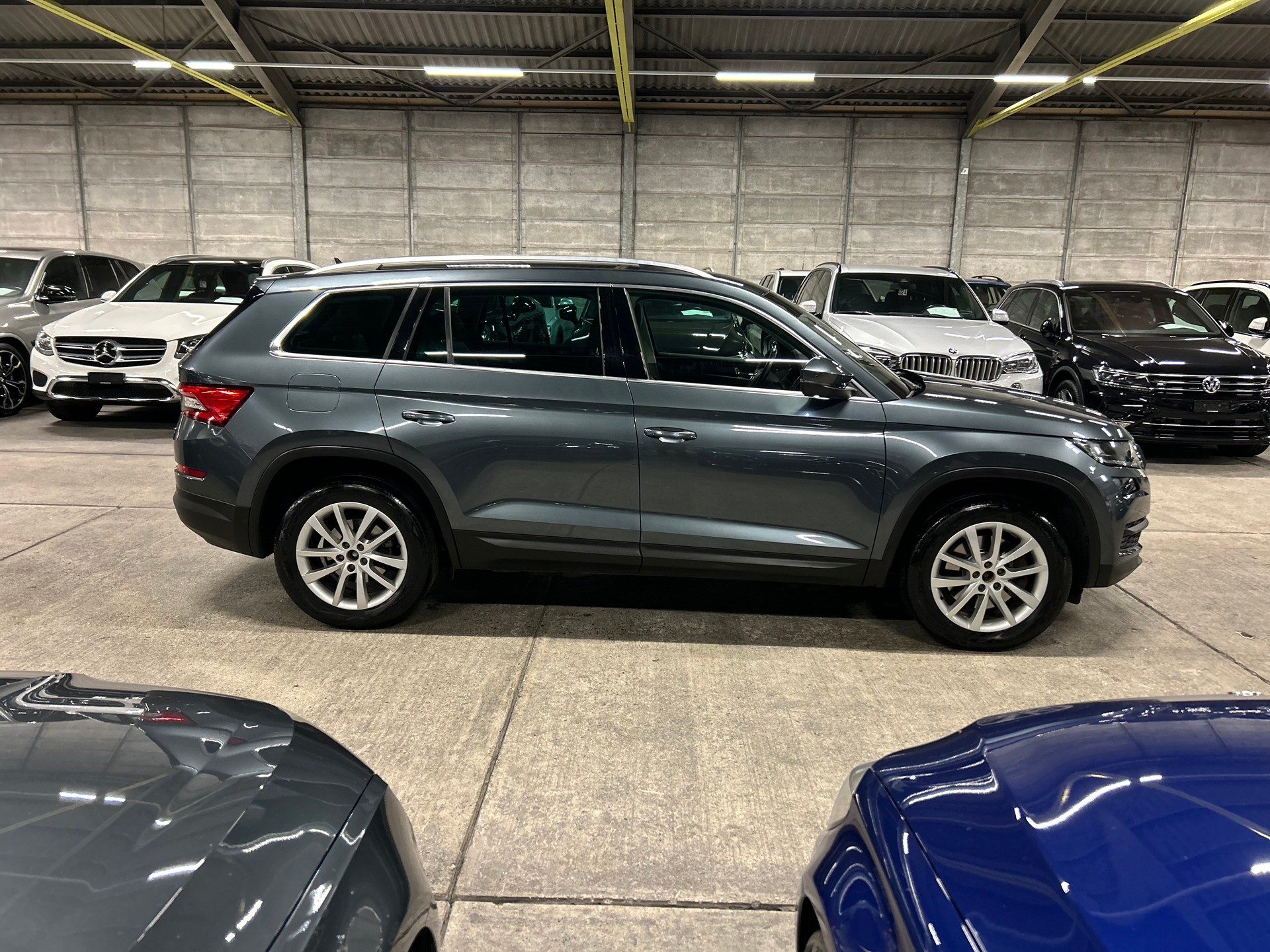 SKODA Kodiaq 2.0 TDI 4x4 DSG 7 Plätzer-image-2