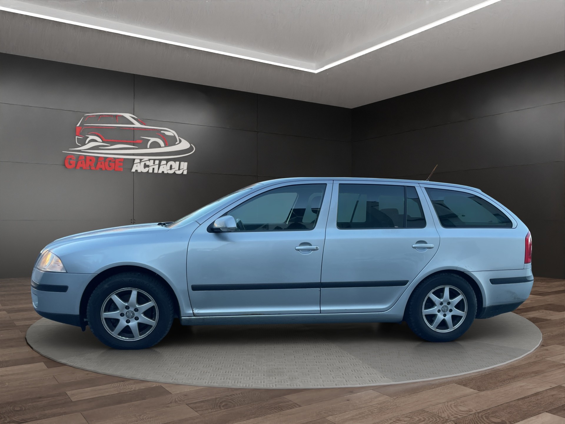 SKODA Octavia 2.0 FSI Elegance Tiptronic-image-2