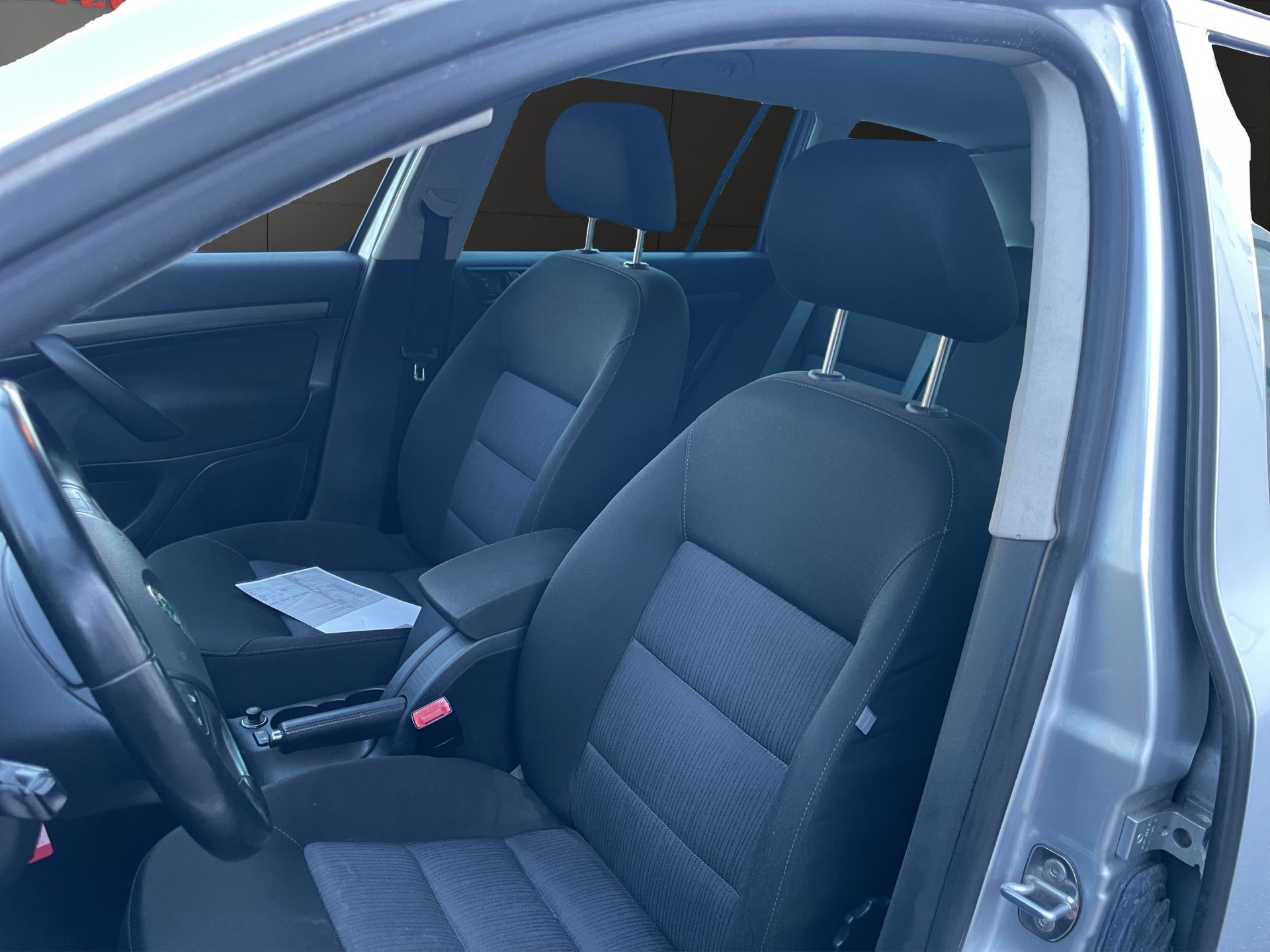 SKODA Octavia 2.0 FSI Elegance Tiptronic-image-8