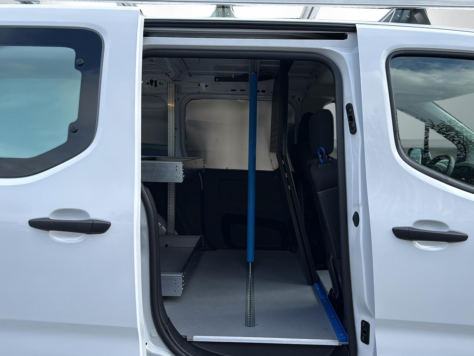 TOYOTA PROACE CITY Van L1 1.2 Active-image-7