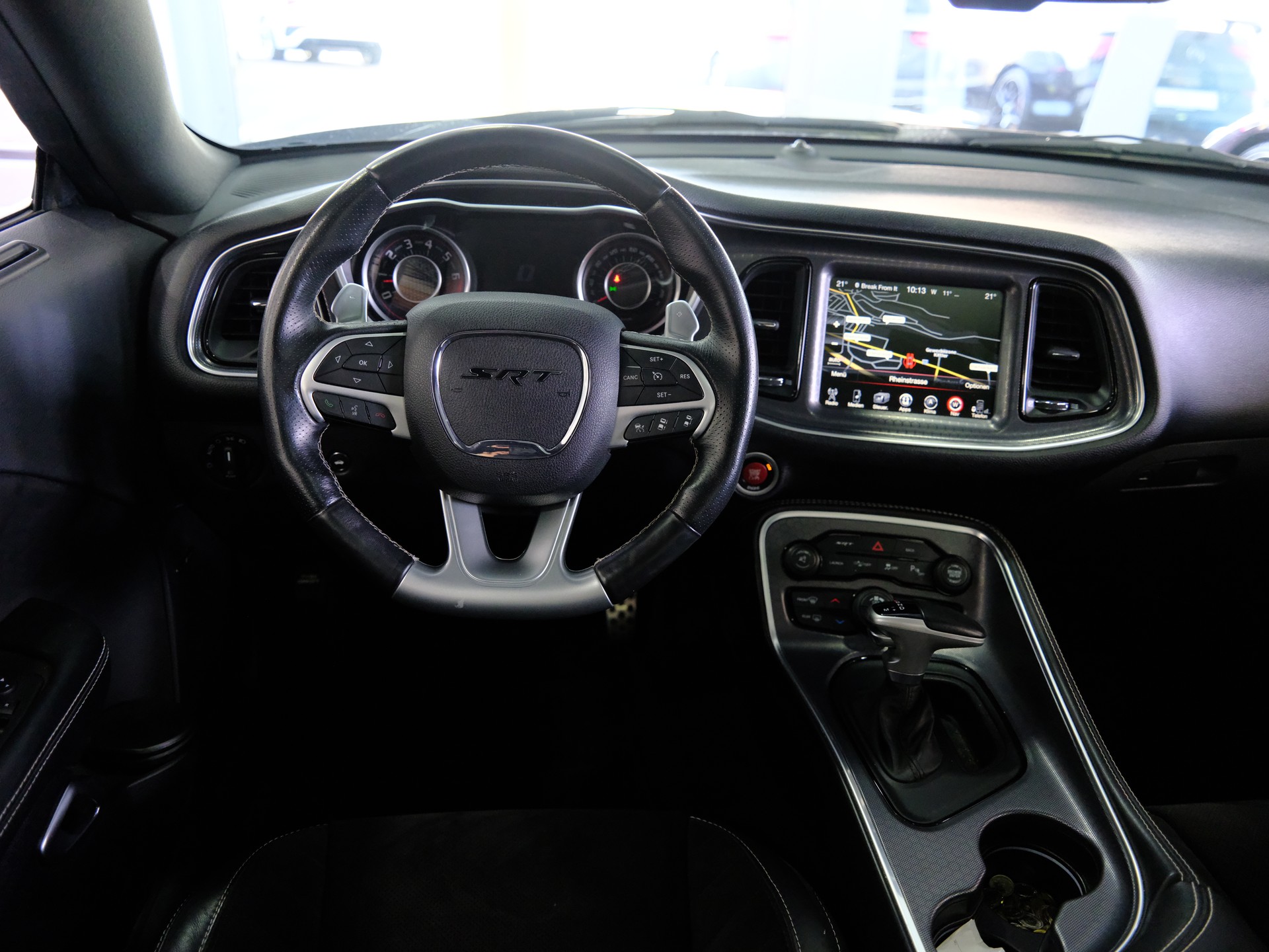 DODGE Challenger SRT 392-image-11