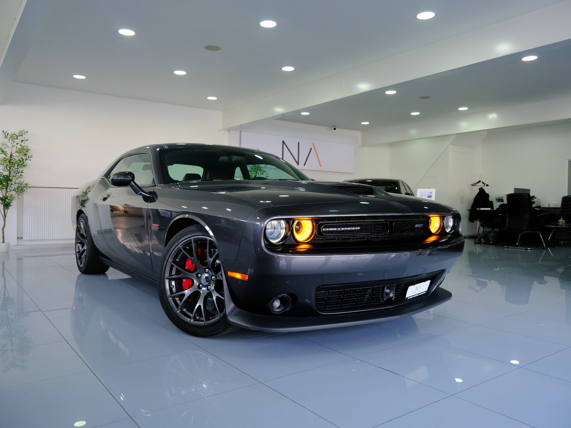 DODGE Challenger SRT 392