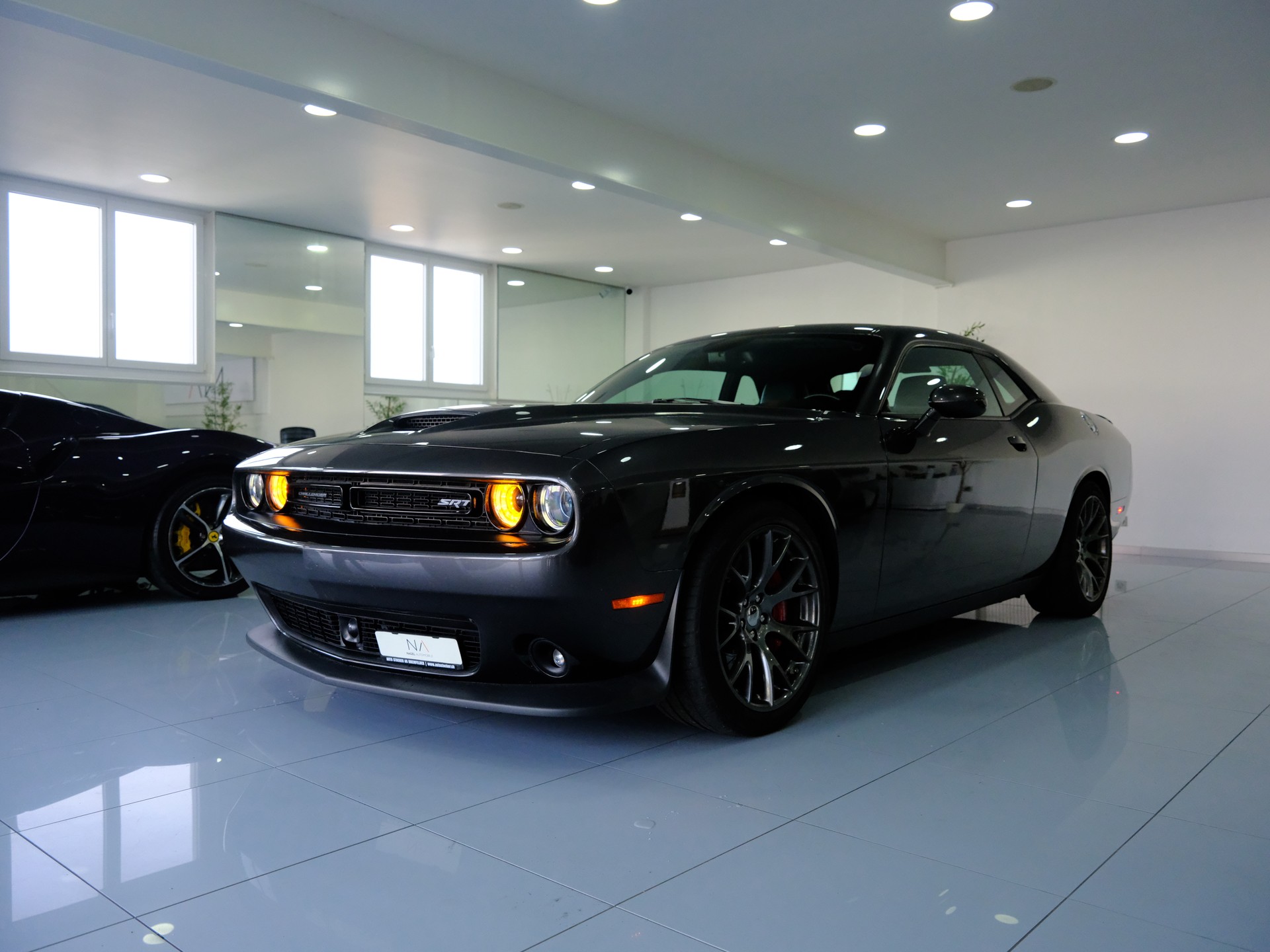 DODGE Challenger SRT 392-showroom-element-3