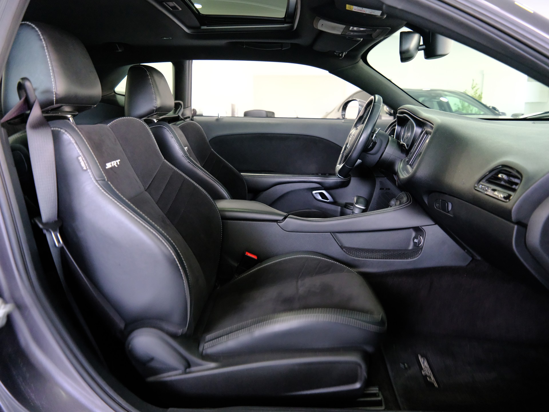 DODGE Challenger SRT 392-image-14