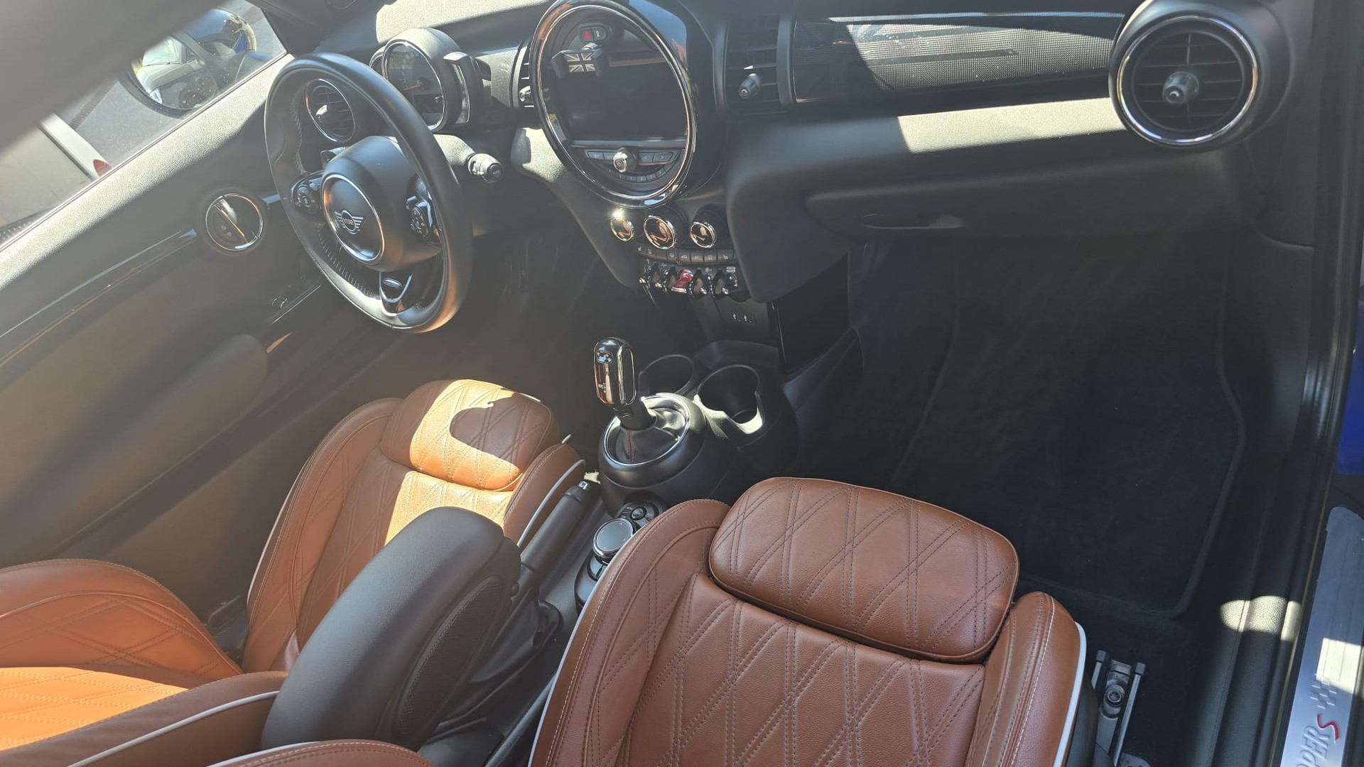 MINI Cooper King's Cross Steptronic DKG Navi / Leder ,/ 8 alu / CH AUTO-image-1