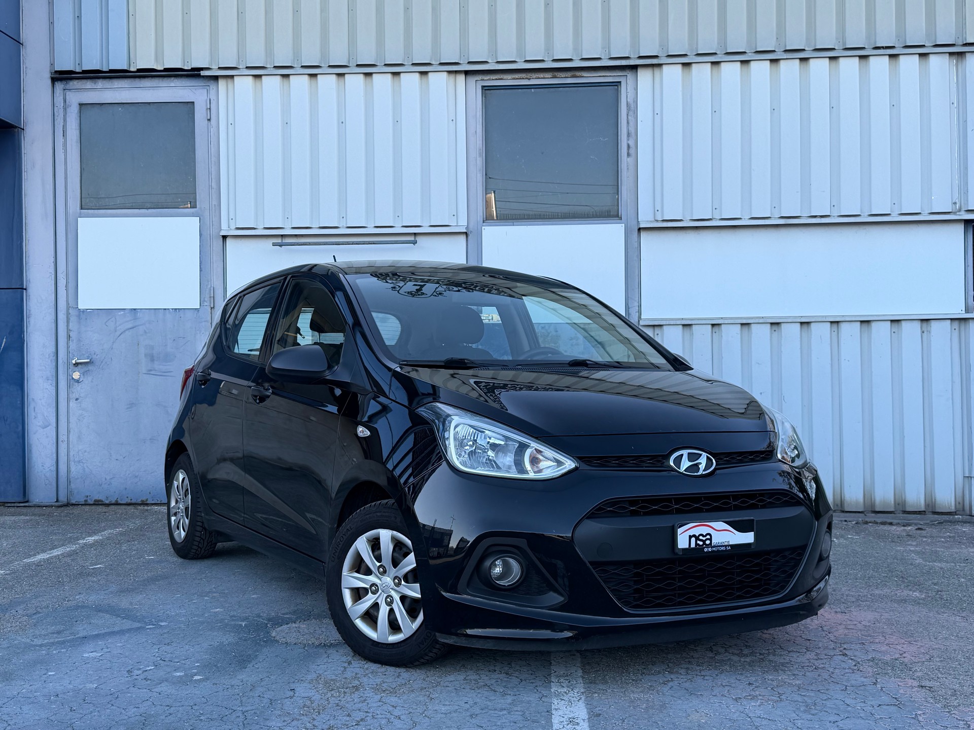 HYUNDAI i10-showroom-element-3