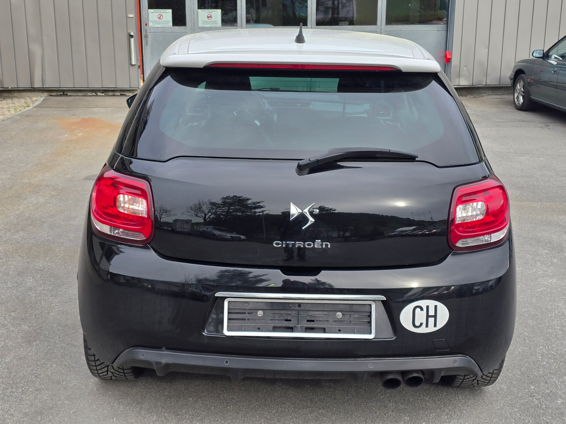 DS AUTOMOBILES DS3 1.6 THP Ultra Prestige-image-3