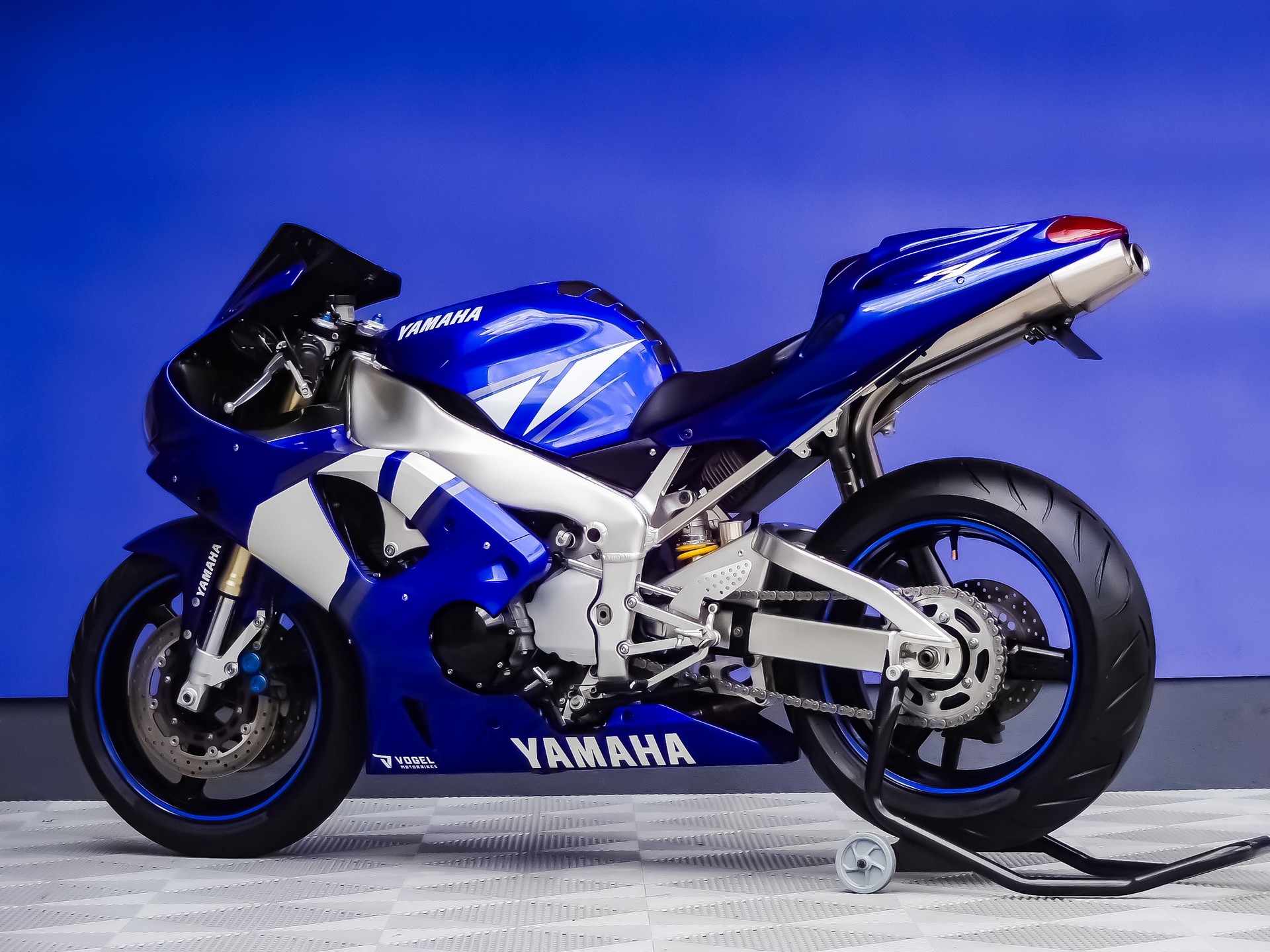 YAMAHA YZF-R1-image-4
