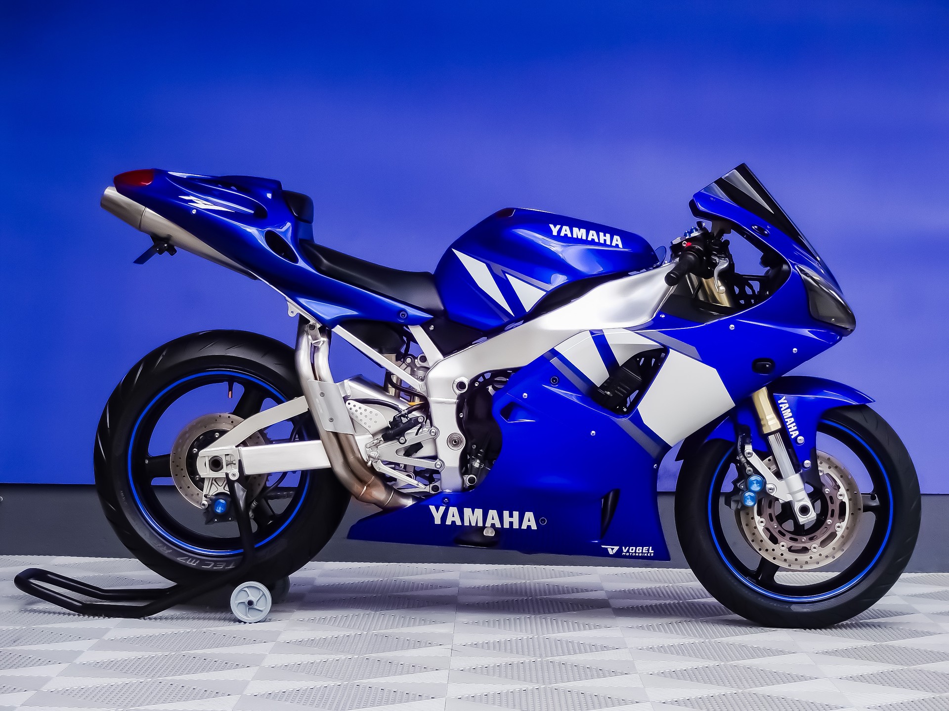 YAMAHA YZF-R1-image-0