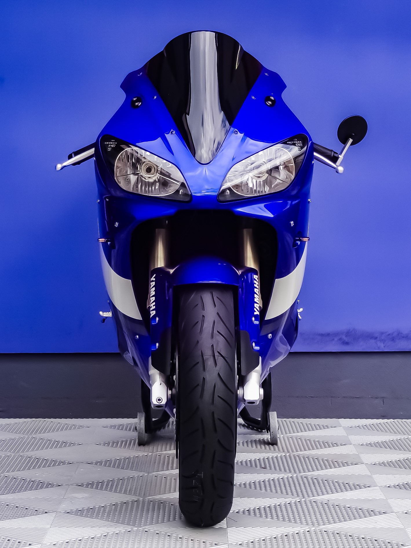YAMAHA YZF-R1-image-2