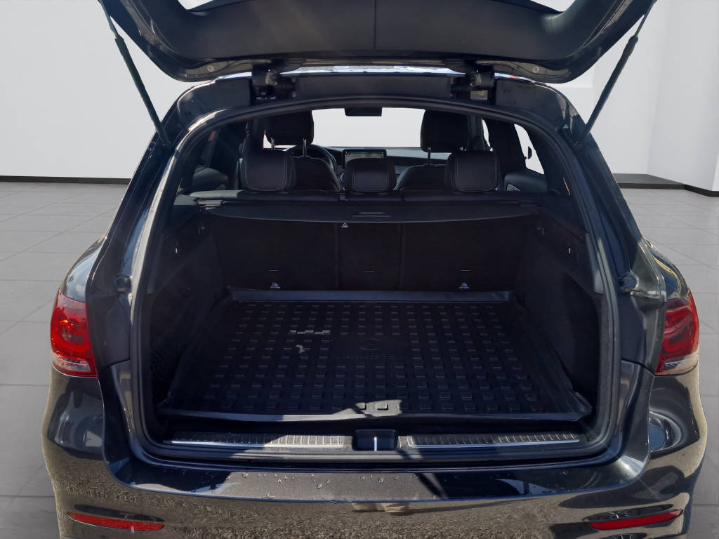 MERCEDES-BENZ GLC 220 d AMG Line 4m-image-15