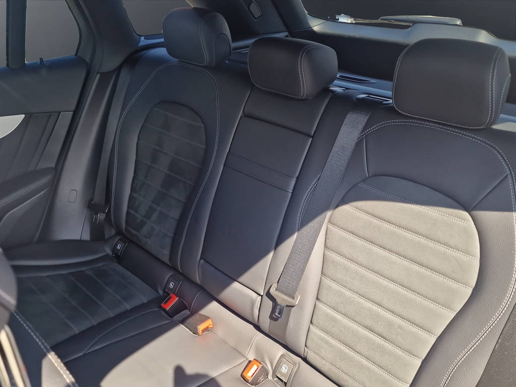 MERCEDES-BENZ GLC 220 d AMG Line 4m-image-9